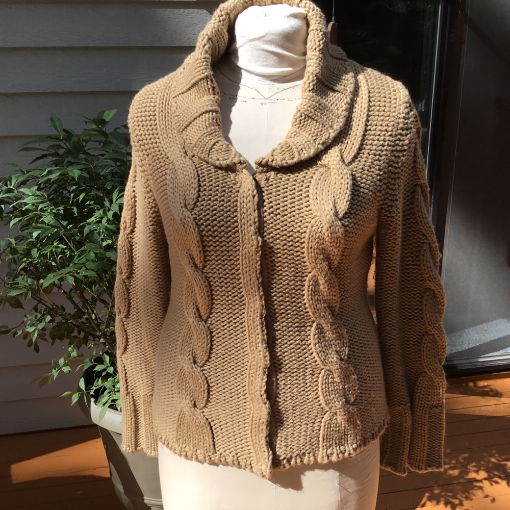 Women’s sweater Carmel color size large